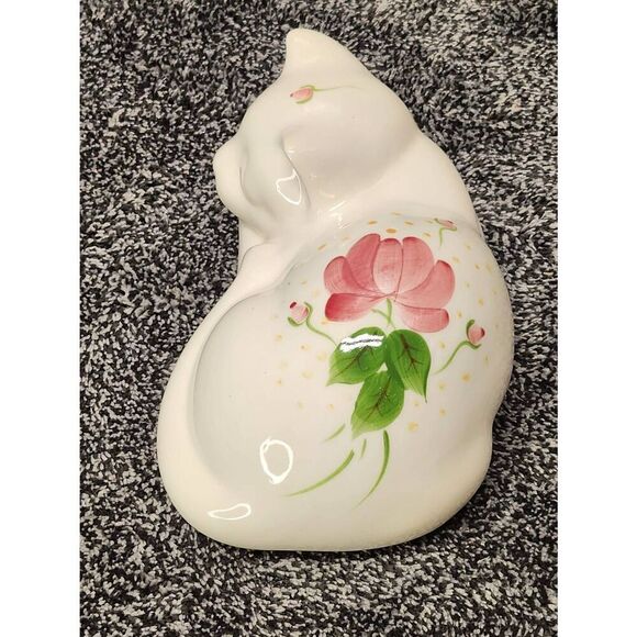 Handpainted White Sleeping Cat with Fliral Design - Picture 3 of 9